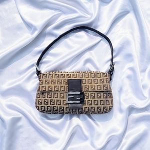 🧸SOLD BROWN FENDI ZUCCHINO BAGUETTE🧸